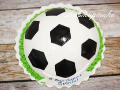 торт в виде футбольного мяча