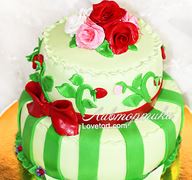 двухъярусный торт с цветами