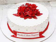 белый торт с цветами