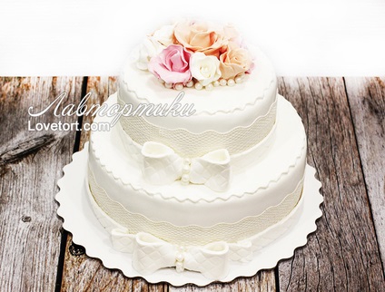 купить белый свадебный торт (с цветами)