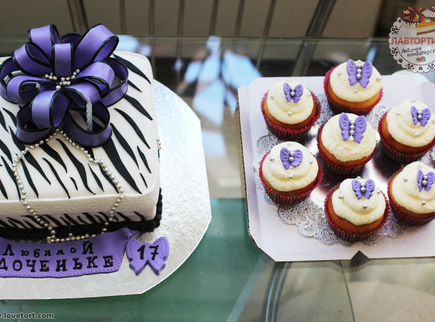 Торт Бантик с капкейками